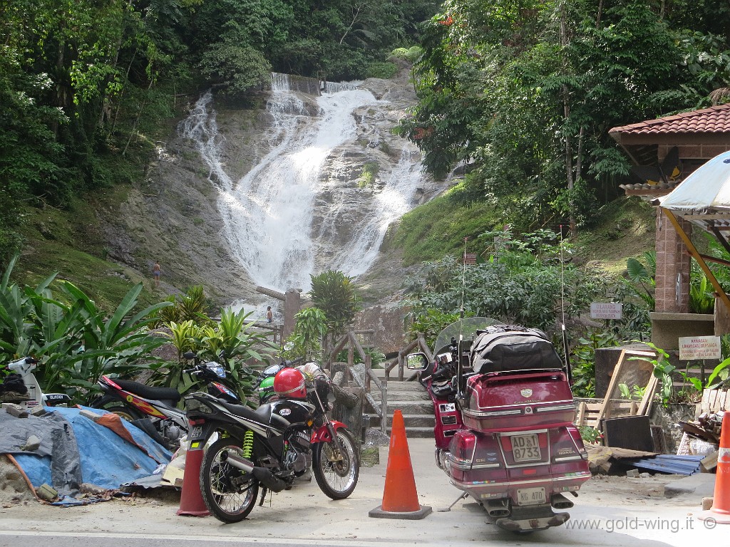 IMG_4059.JPG - Cameron Highlands: cascata