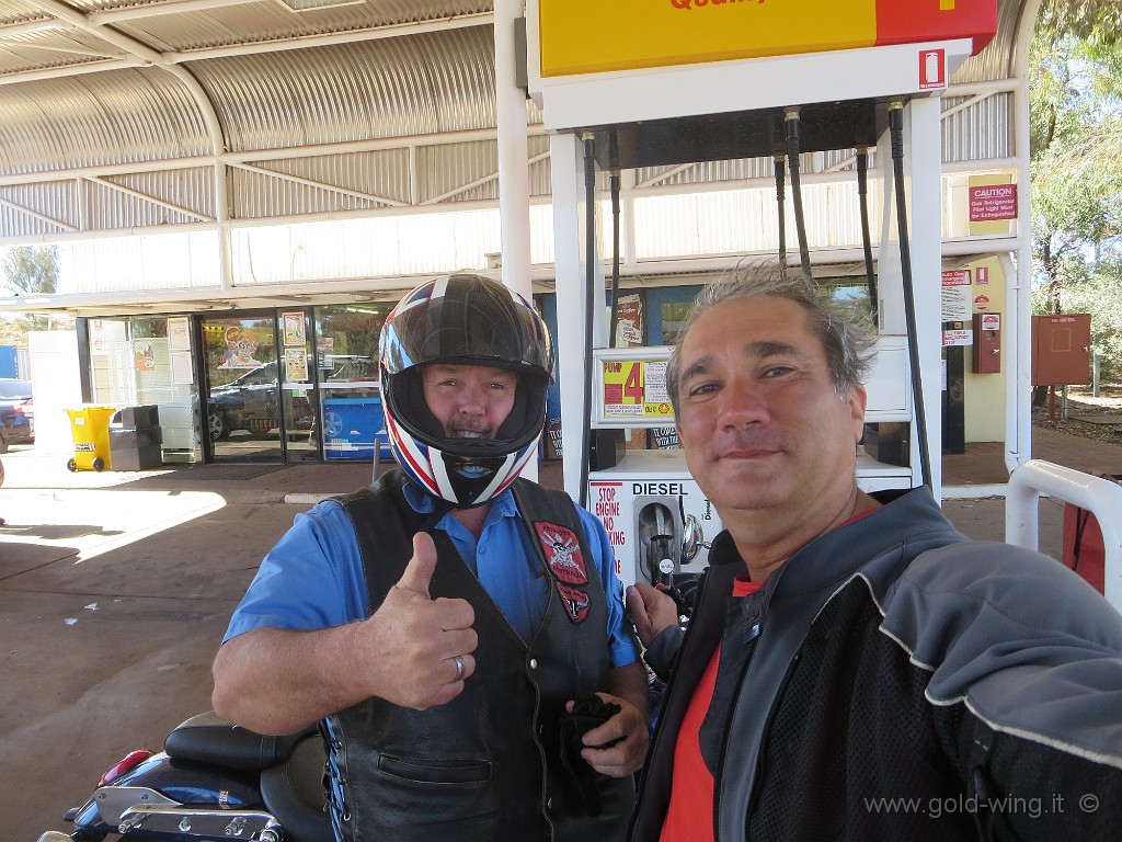 IMG_5909.JPG - Motociclista australiano a Yulara