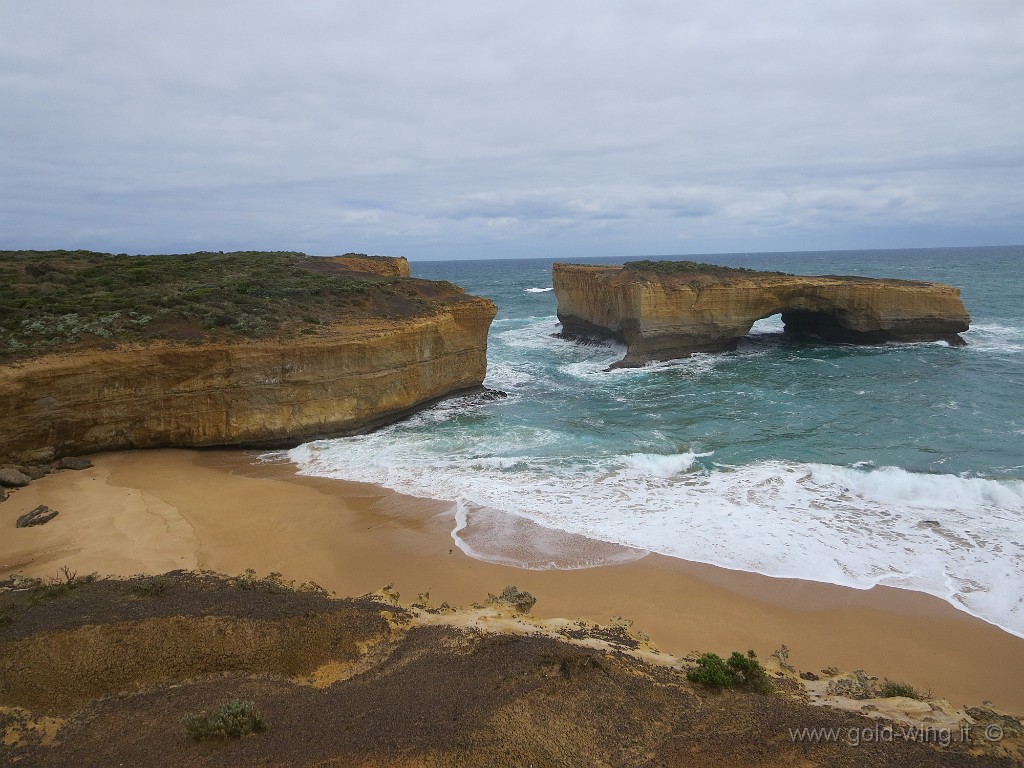 IMG_6246.JPG - Great Ocean Road: London Bridge