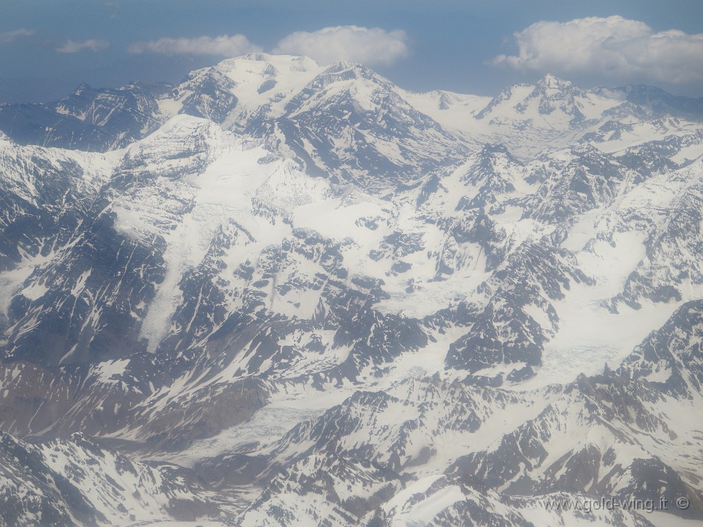 IMG_6768.JPG - Dall'aereo Buenos Aires-Santiago: le Ande, con l'Aconcagua, la montagna più alta al di fuori dell'Asia (m 6.962)