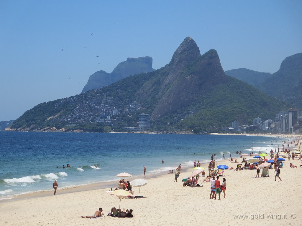 IMG_9620.JPG - Ipanema: il Morro dois Irmaos