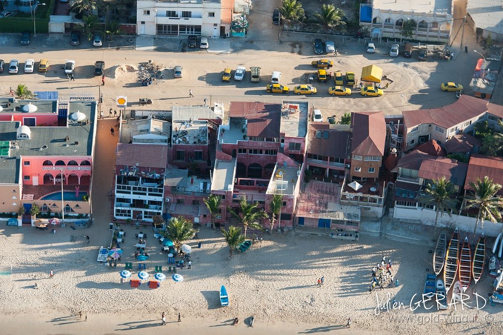 1401243_567439433311716_1258082829_o.jpg - Spiaggia di N'Gor: il mio albergo è quello al centro, dietro le palme