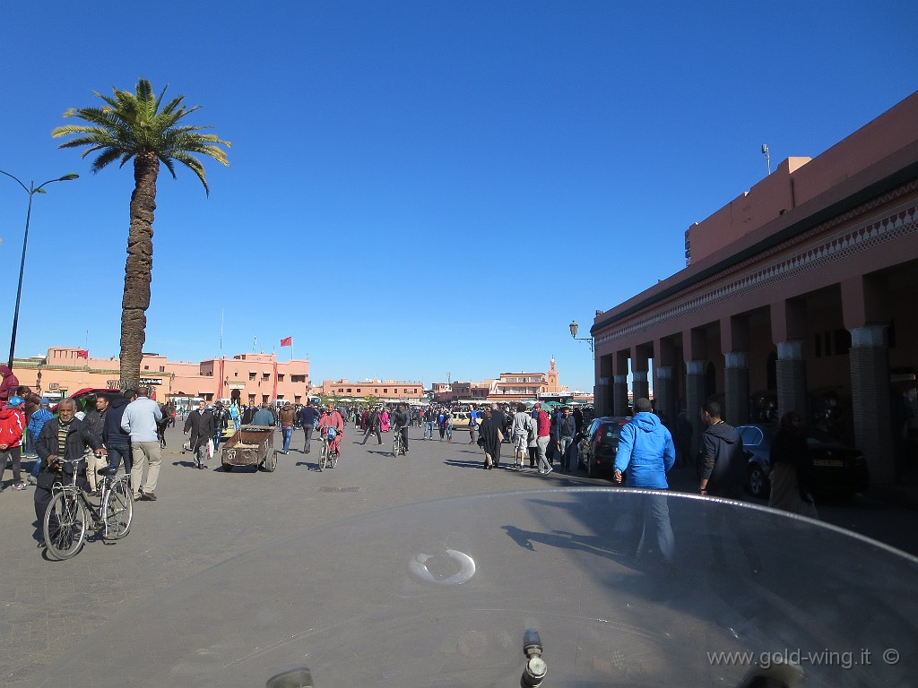 IMG_1153.JPG - Marrakech: arrivo in moto in piazza Djemaa El-Fna