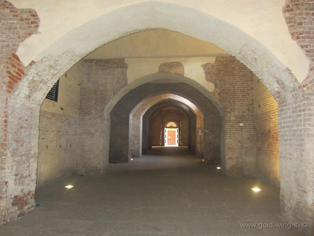 IMG_0223.JPG - Vigevano, Castello Visconteo Sforzesco: ancora altre scuderie