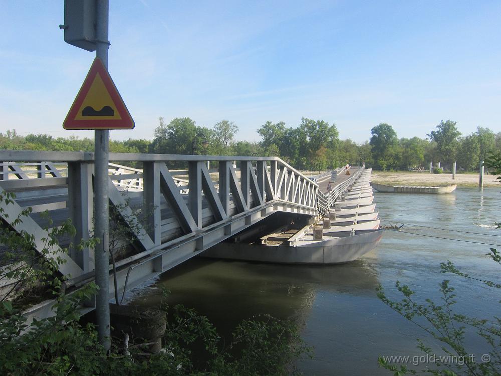 IMG_0232.JPG - Il ponte barche di Bereguardo sul Ticino