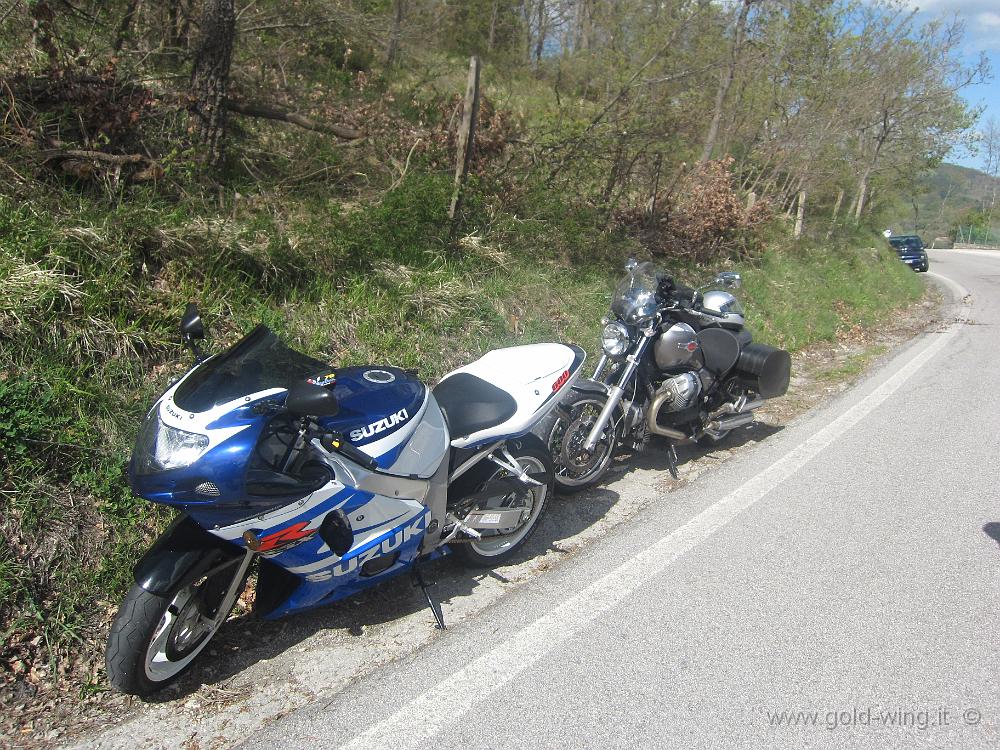 IMG_0253.JPG - Montecopiolo, PU): dopo il  pranzo con gli amici del forum di Mototurismo