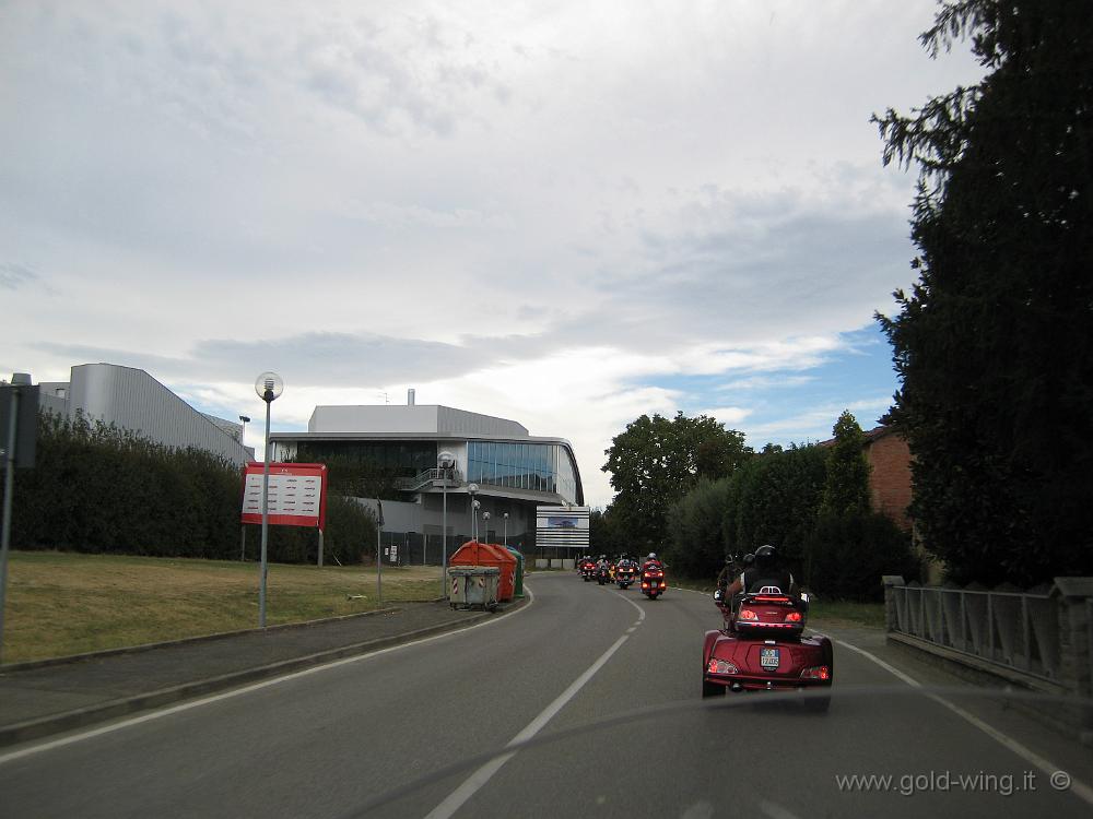 IMG_0102.JPG - Arrivo alla Ferrari