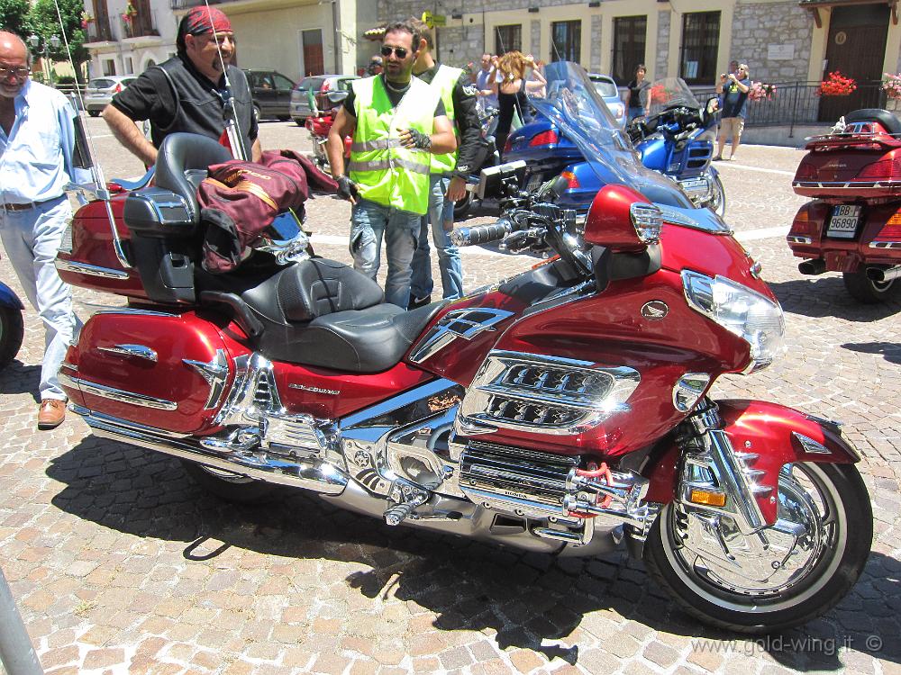 IMG_0377.JPG - Rosello (CH): la moto del turco, rimessa a posto dopo il pieno di gasolio