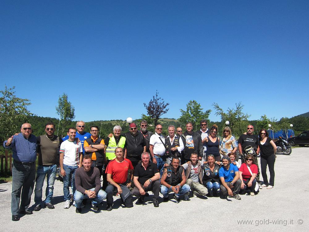 IMG_0386.JPG - Foto di gruppo dopo il pranzo