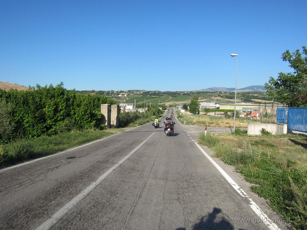 IMG_0418.JPG - Valle del Pescara, presso Torre de' Passeri