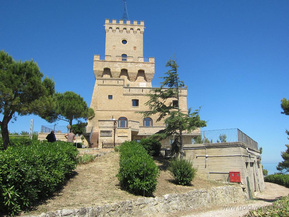 IMG_0468.JPG - Torre del Cerrano (TE), nel comune di Pineto