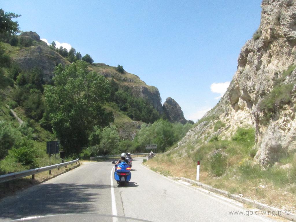 IMG_0321.JPG - Tra il valico del Monte della Selva e Pescina