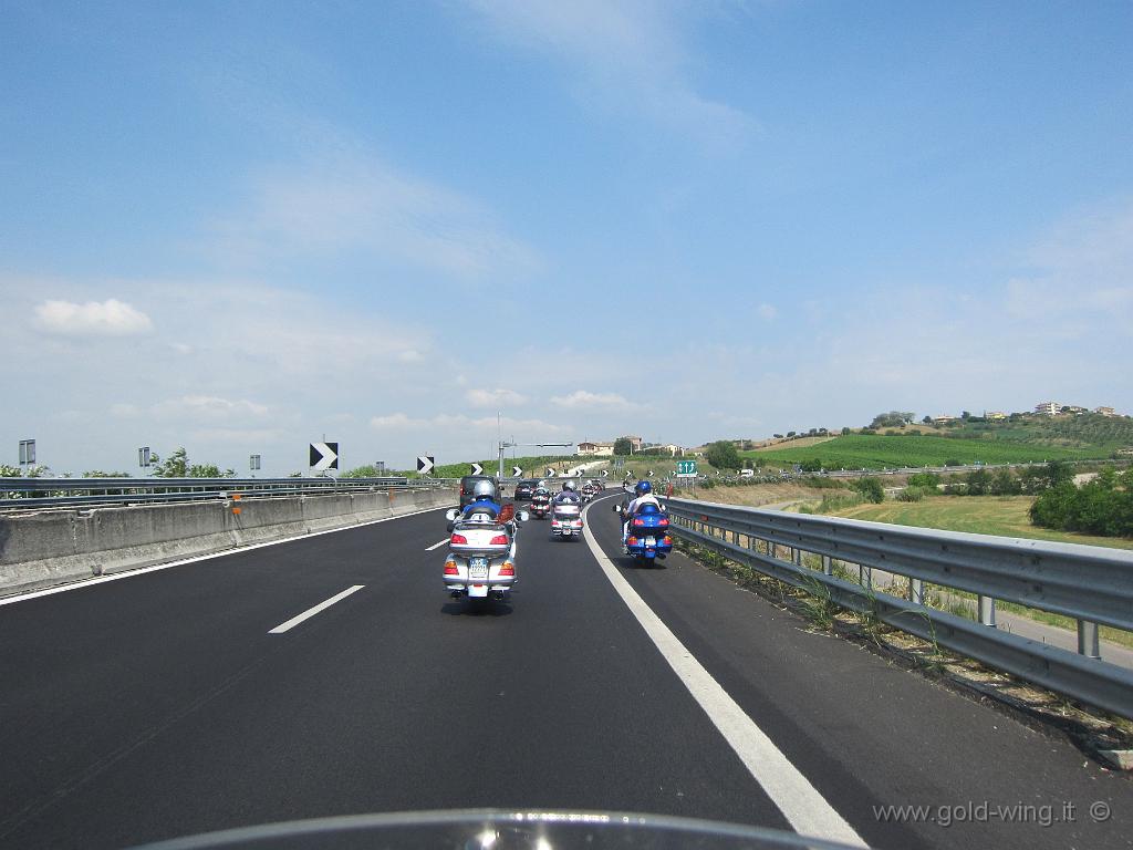 IMG_0617.JPG - Un breve tratto di autostrada [A14 tra Città Sant'Angelo (PE) e Val Vibrata (TE)], per evitare il traffico estivo della litoranea