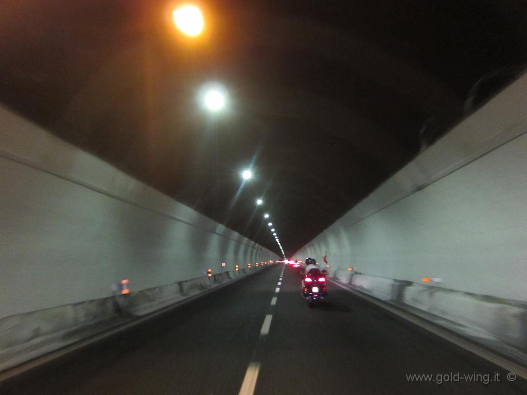 IMG_0620.JPG - Un breve tratto di autostrada [A14 tra Città Sant'Angelo (PE) e Val Vibrata (TE)], per evitare il traffico estivo della litoranea