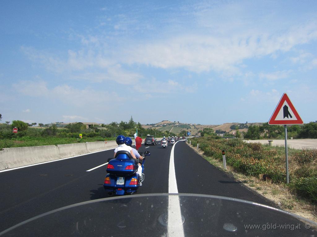 IMG_0621.JPG - Un breve tratto di autostrada [A14 tra Città Sant'Angelo (PE) e Val Vibrata (TE)], per evitare il traffico estivo della litoranea