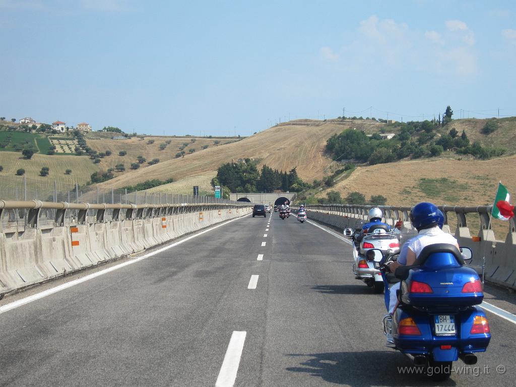 IMG_0625.JPG - Un breve tratto di autostrada [A14 tra Città Sant'Angelo (PE) e Val Vibrata (TE)], per evitare il traffico estivo della litoranea