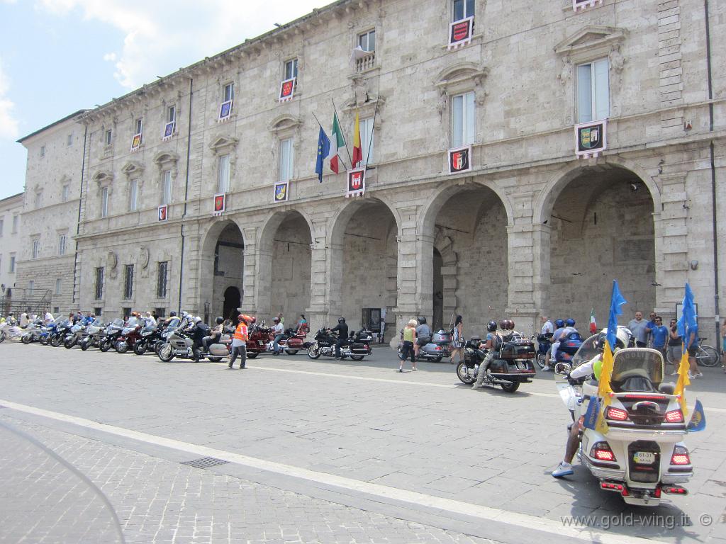 IMG_0696.JPG - Ascoli, piazza del Municipio