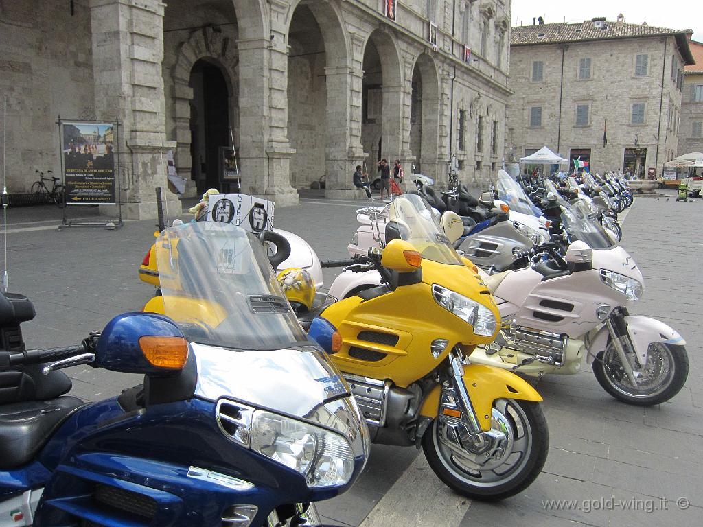 IMG_0719.JPG - Ascoli, piazza del Municipio