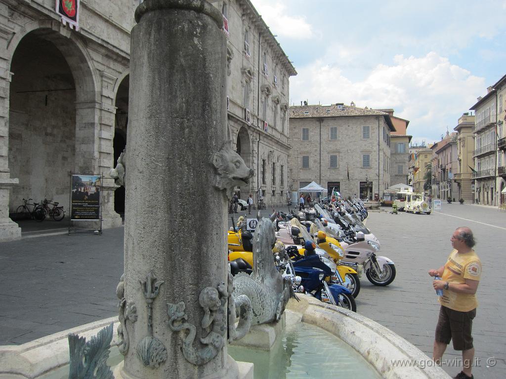 IMG_0720.JPG - Ascoli, piazza del Municipio