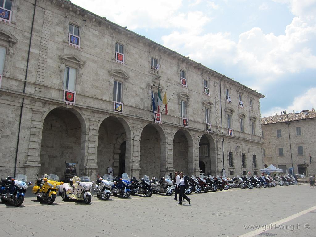 IMG_0722.JPG - Ascoli, piazza del Municipio