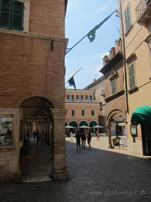 IMG_0729.JPG - Ascoli, Piazza del Popolo