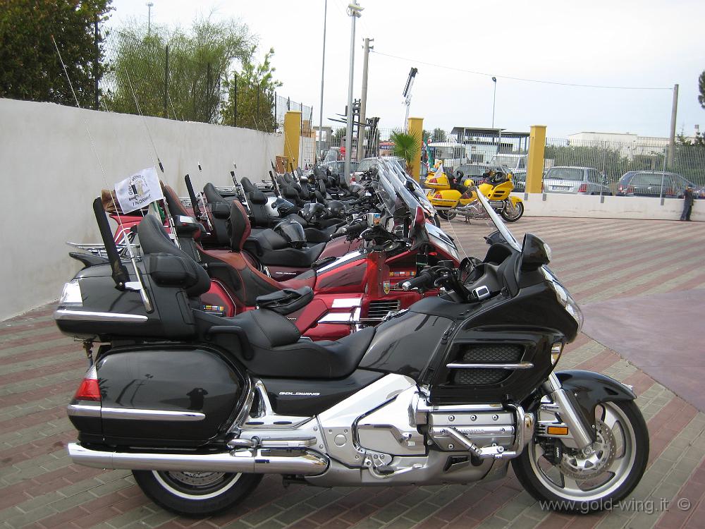 IMG_0014.JPG - Le moto del Gold Wing Club i Normanni