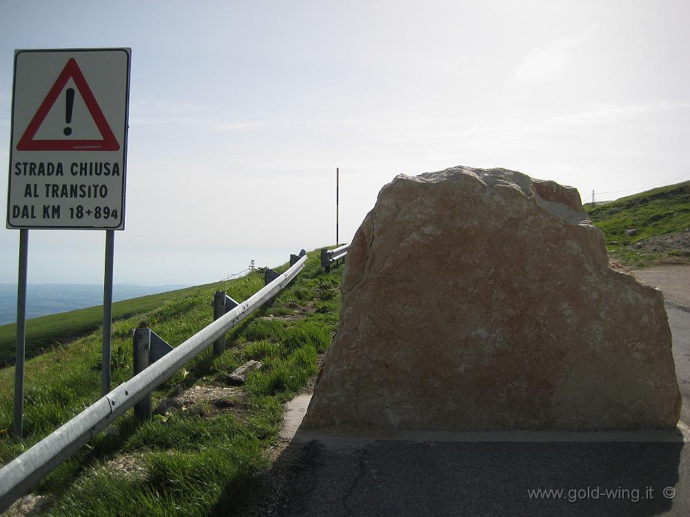 IMG_0270.JPG - Ingresso (vietato) al Blockhaus (m 2.142)