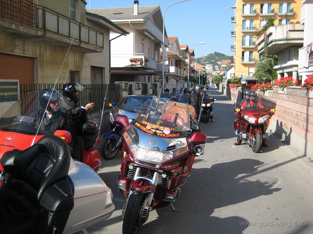 IMG_0015.JPG - Pronti per il giro verso il Gran Sasso