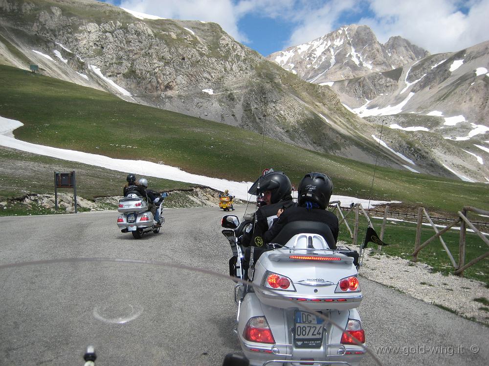 IMG_0136.JPG - Gran Sasso (m 2.912):  discesa dal rifugio Duca d. Abruzzi (m 2.130)