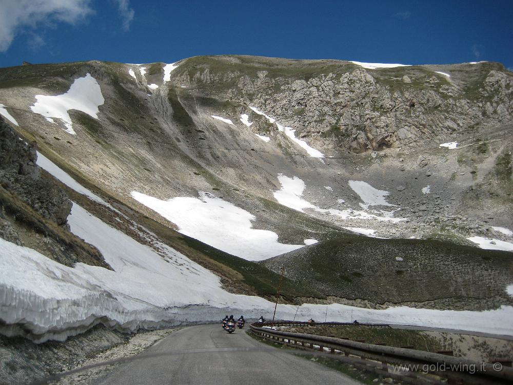 IMG_0138.JPG - Gran Sasso (m 2.912):  discesa dal rifugio Duca d. Abruzzi (m 2.130)