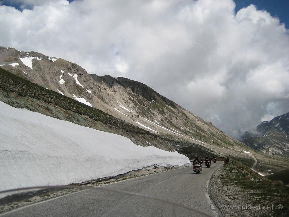 IMG_0142.JPG - Gran Sasso (m 2.912):  discesa dal rifugio Duca d. Abruzzi (m 2.130)