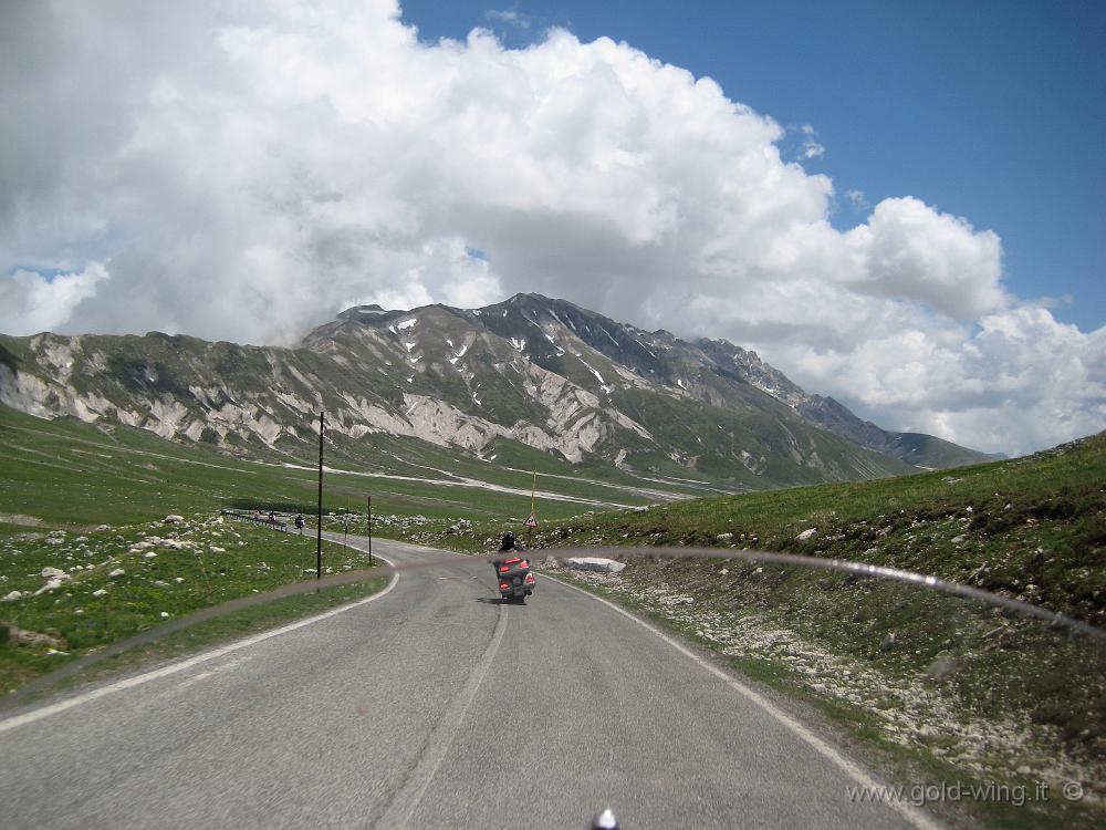 IMG_0161.JPG - Gran Sasso (m 2.912):  discesa dal rifugio Duca d. Abruzzi (m 2.130)