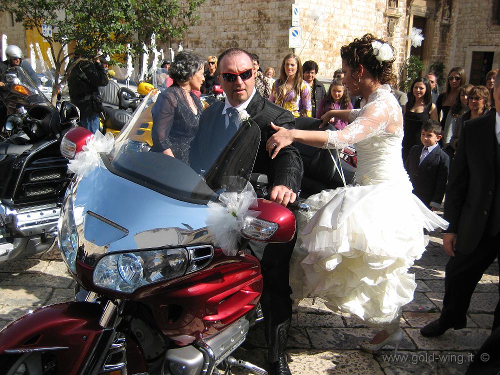 IMG_0152.JPG - La sposa sale in sella alla Gold Wing ...