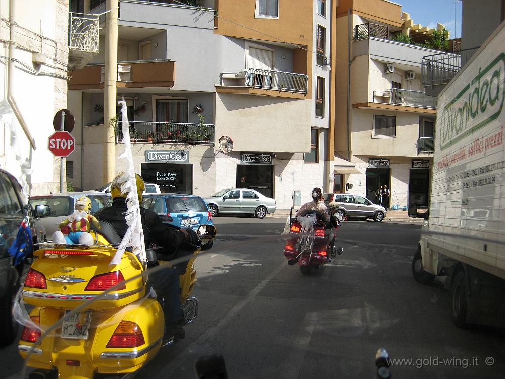 IMG_0164.JPG - I Normanni scortano gli sposi per le strade della città