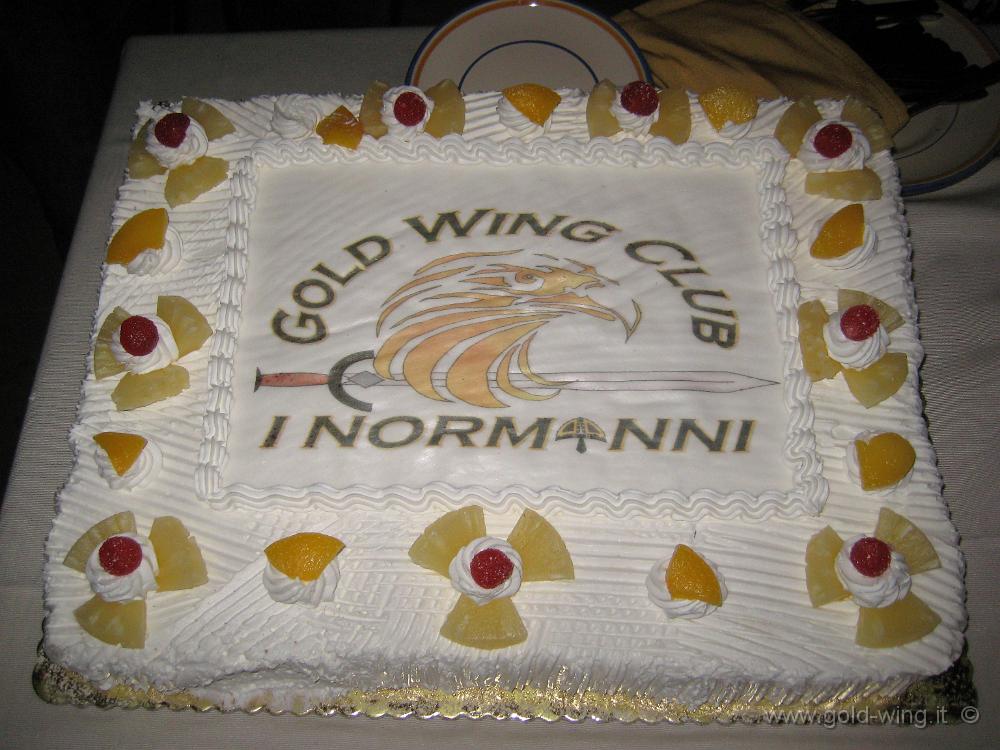 IMG_0079.JPG - La torta: Gold Wing Club i Normanni