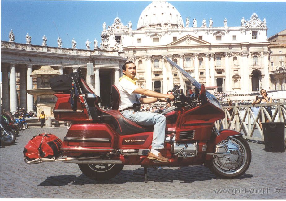 82-vaticano-0139.jpg - VATICANO - In Piazza San Pietro per la benedizione papale