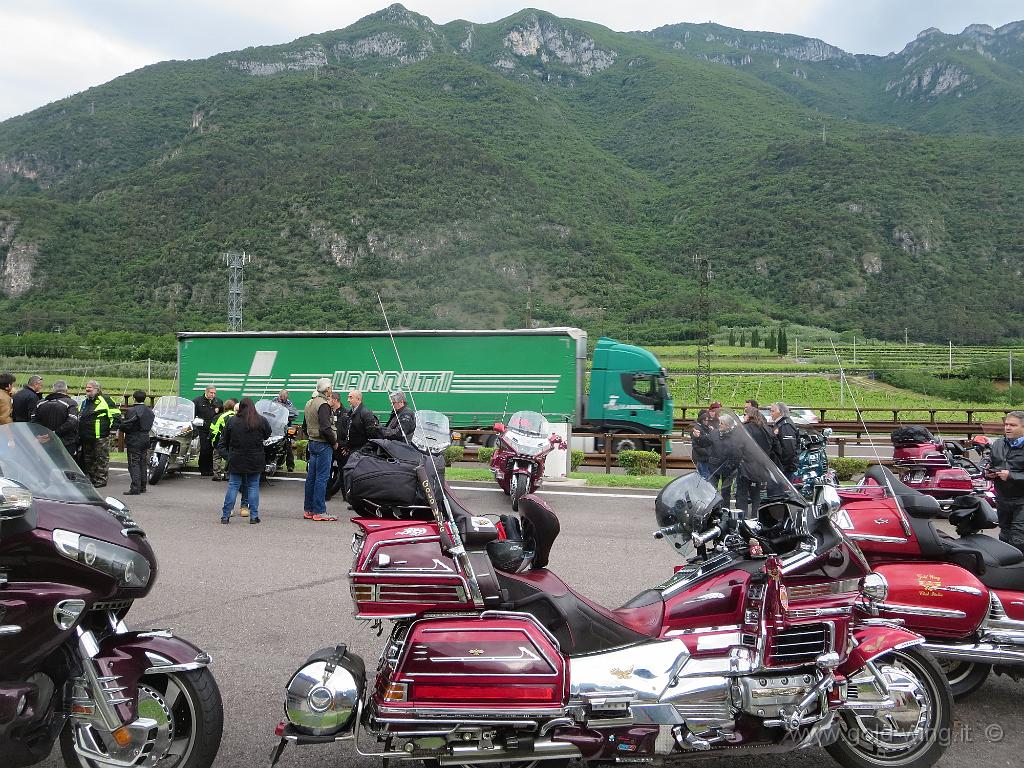 IMG_0016.JPG - Appuntamento col gruppo sulla Modena-Brennero (stazione di servizio Adige Est)