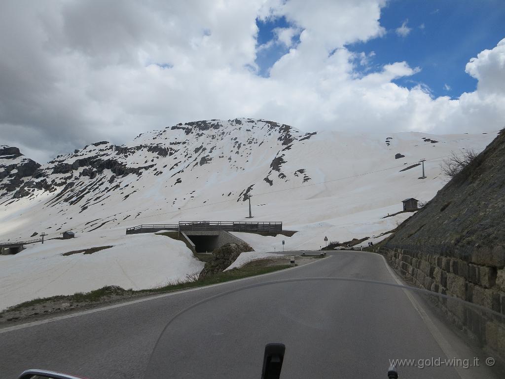 IMG_0117.JPG - Discesa dal Passo Pordoi (m 2.239, BL)