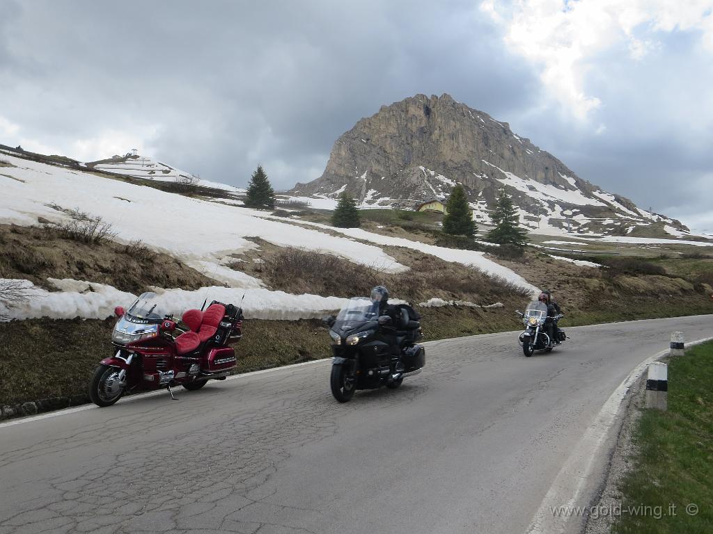 IMG_0137.JPG - Discesa dal Passo Pordoi (m 2.239, BL)