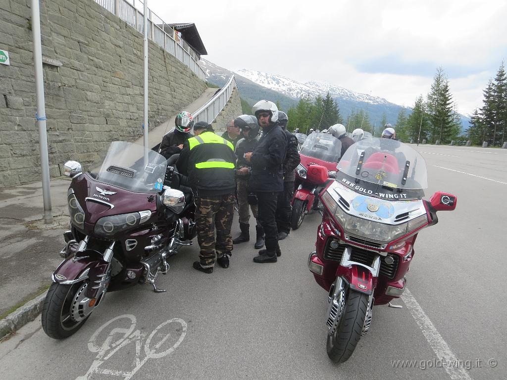 IMG_0139.JPG - Salita verso il Grossglockner (m 2.369): pagamento pedaggio