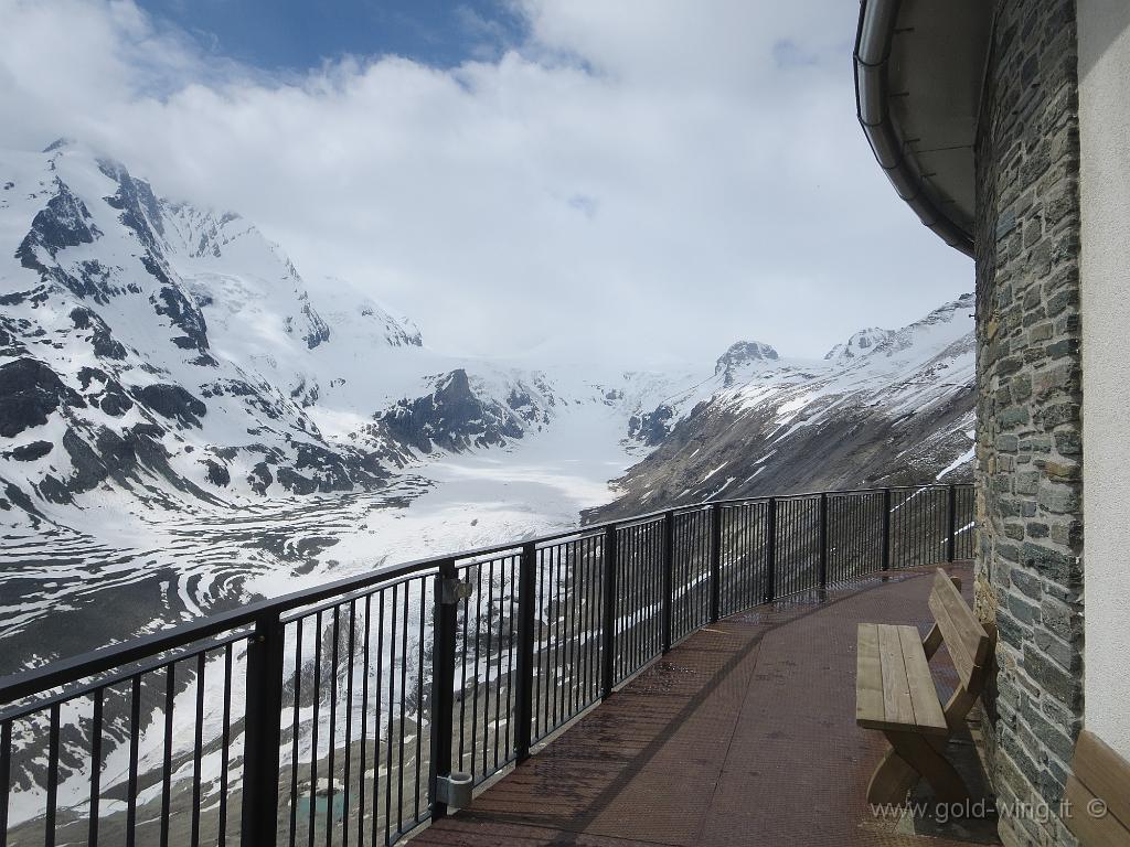 IMG_0219.JPG - Di fronte al Grossglockner (m 3.798) e il ghiacciaio del Pasterze