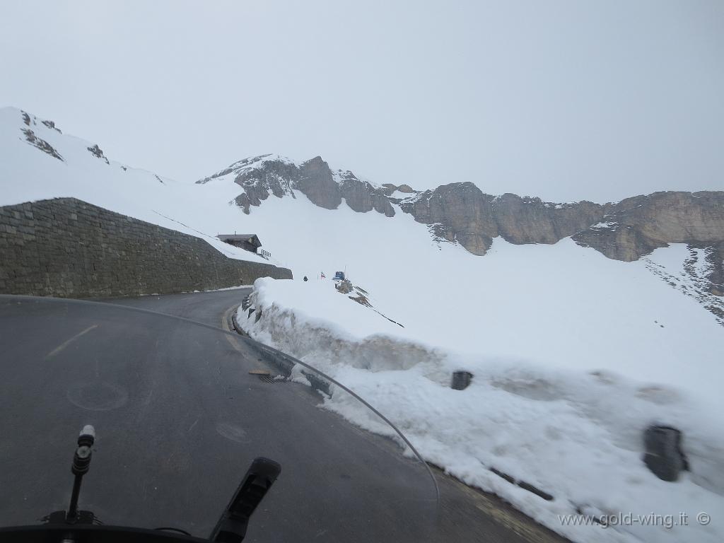 IMG_0264.JPG - Salita (versante sud) verso l'Hochtor Pass (m 2.504)