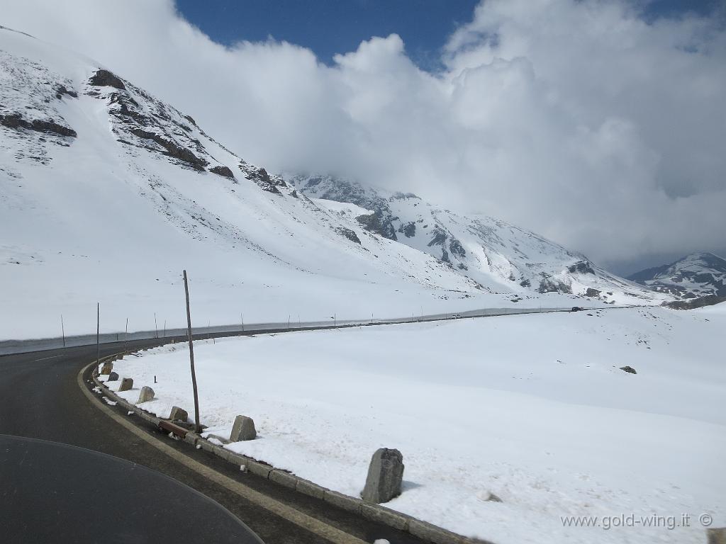 IMG_0273.JPG - Discesa (versante nord) dall'Hochtor Pass (m 2.504)