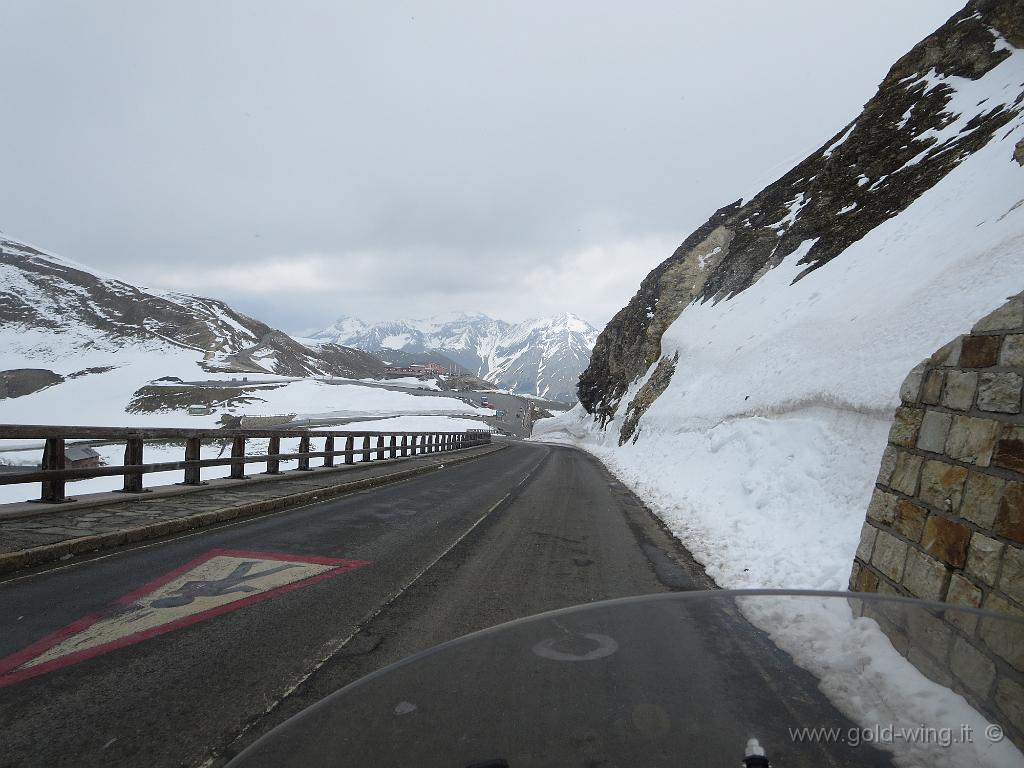 IMG_0282.JPG - Discesa (versante nord) dall'Hochtor Pass (m 2.504): bivio per salire sull'Edelweiss (m 2.571)