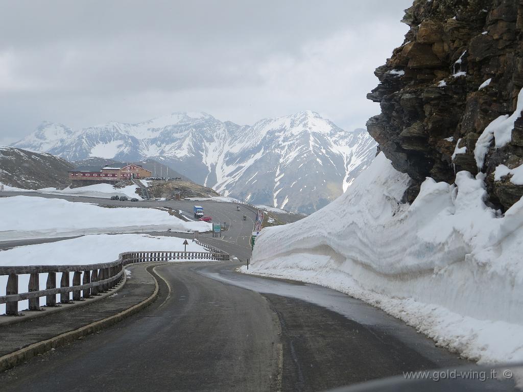 IMG_0283.JPG - Discesa (versante nord) dall'Hochtor Pass (m 2.504): bivio per salire sull'Edelweiss (m 2.571)