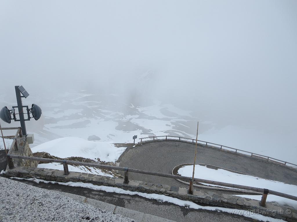 IMG_0308.JPG - Panorama dalla cima dell'Edelweiss (m 2.571)