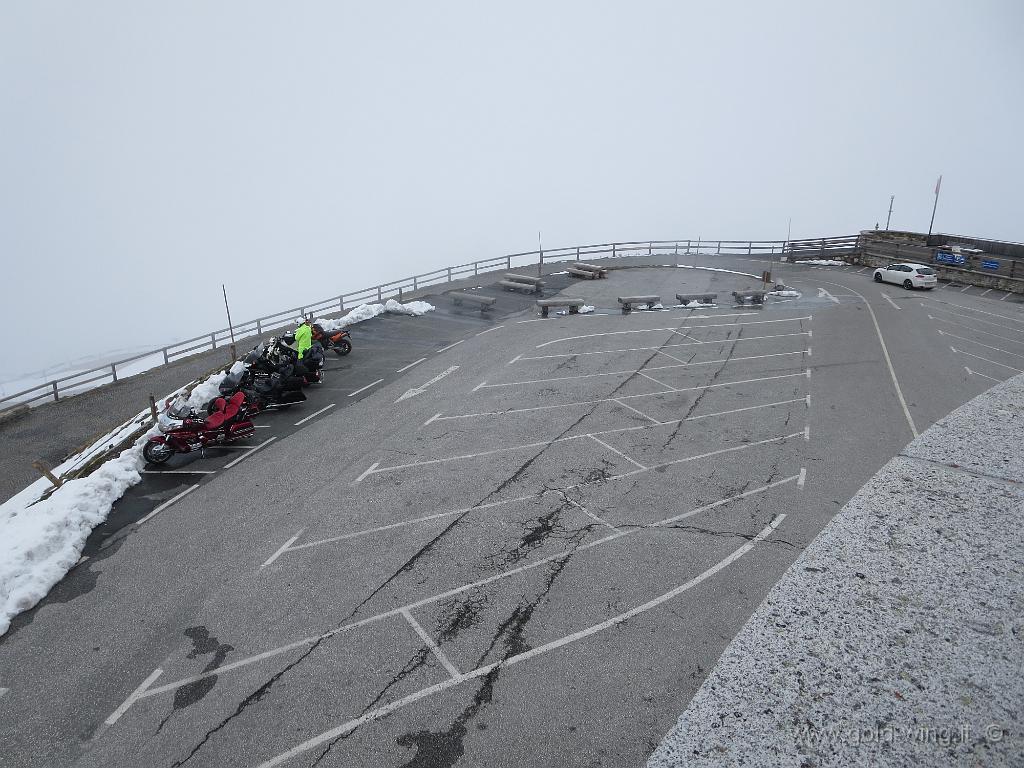 IMG_0310.JPG - Panorama dalla cima dell'Edelweiss (m 2.571)