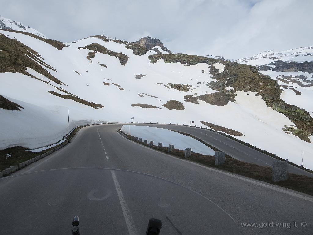 IMG_0339.JPG - Discesa (versante sud) dall'Hochtor Pass (m 2.504)