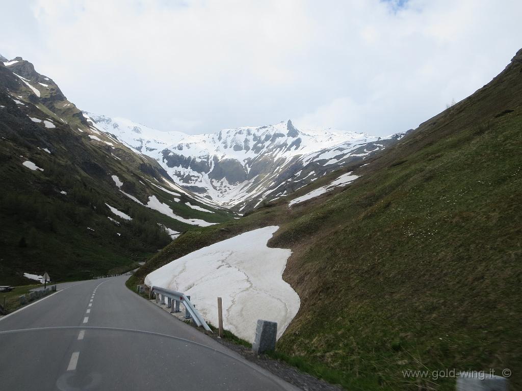 IMG_0340.JPG - Discesa (versante sud) dall'Hochtor Pass (m 2.504)