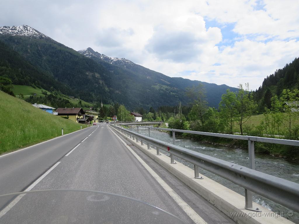 IMG_0345.JPG - Discesa (versante sud) dall'Hochtor Pass (m 2.504)